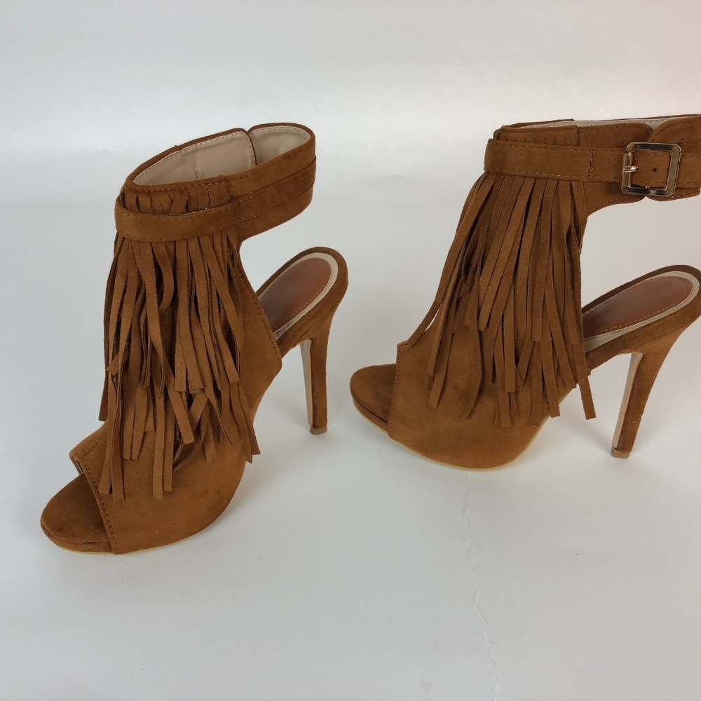 Heels - Picture 4 of 5
